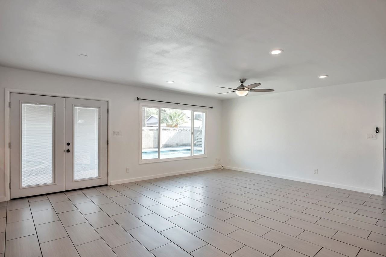 1718 E Pebble Beach Dr - Photo 6 of 32