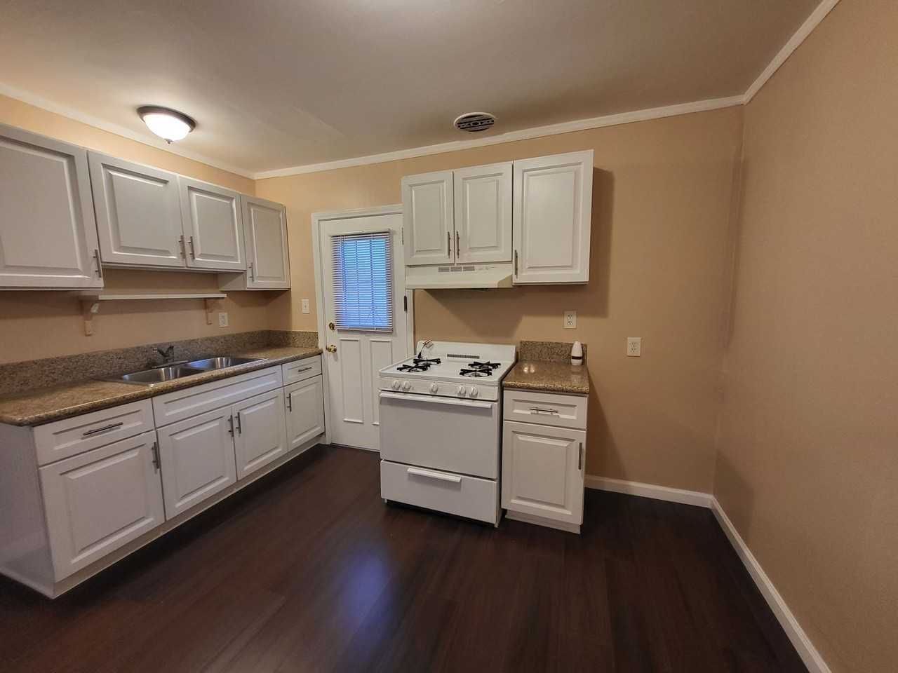 5533 W 118th St - Photo 3 of 11