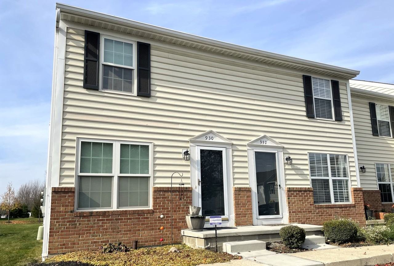 932 Charleston Way Dr - Photo 2 of 31