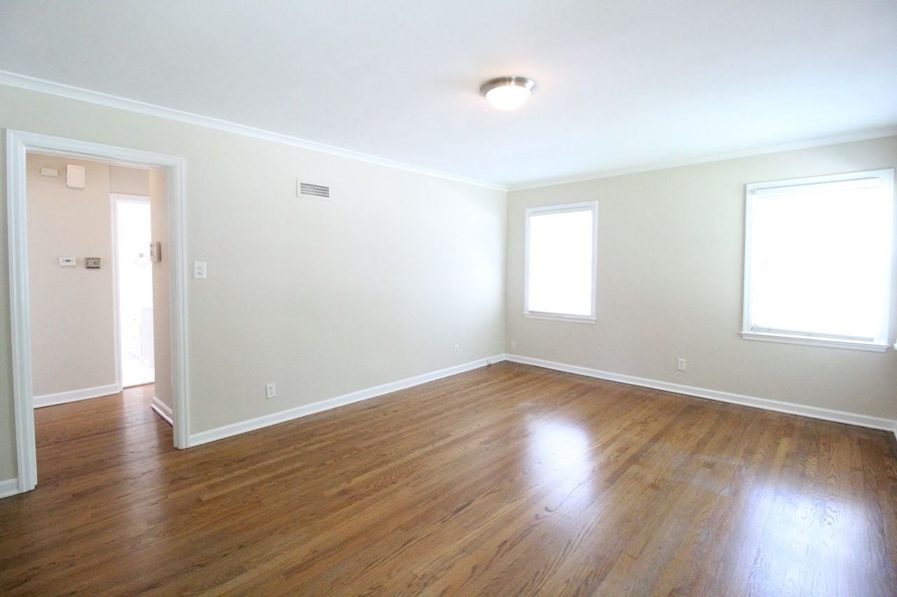 6043 Delmar St - Photo 2 of 11