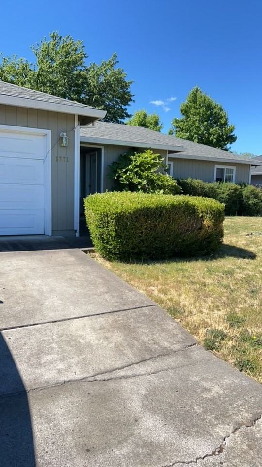 1771 Tanglewood Ln - Photo 2 of 17