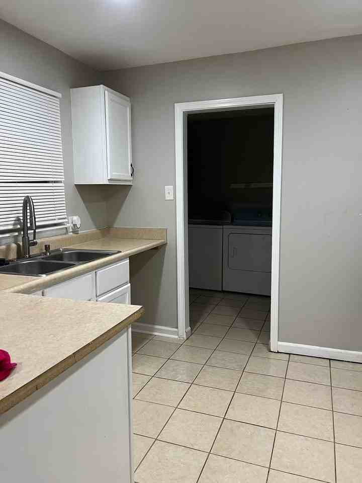 3422 N Butler Ave - Photo 2 of 12