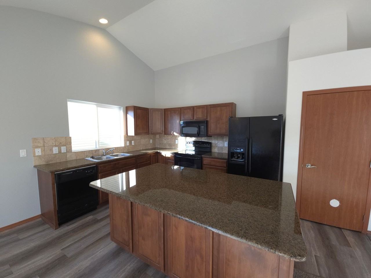 3378 W Pescador Dr - Photo 7 of 29