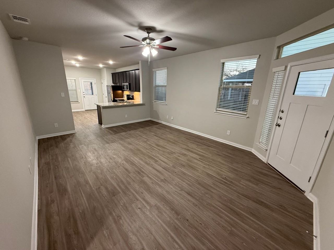 312 Caleb Ct - Photo 4 of 18