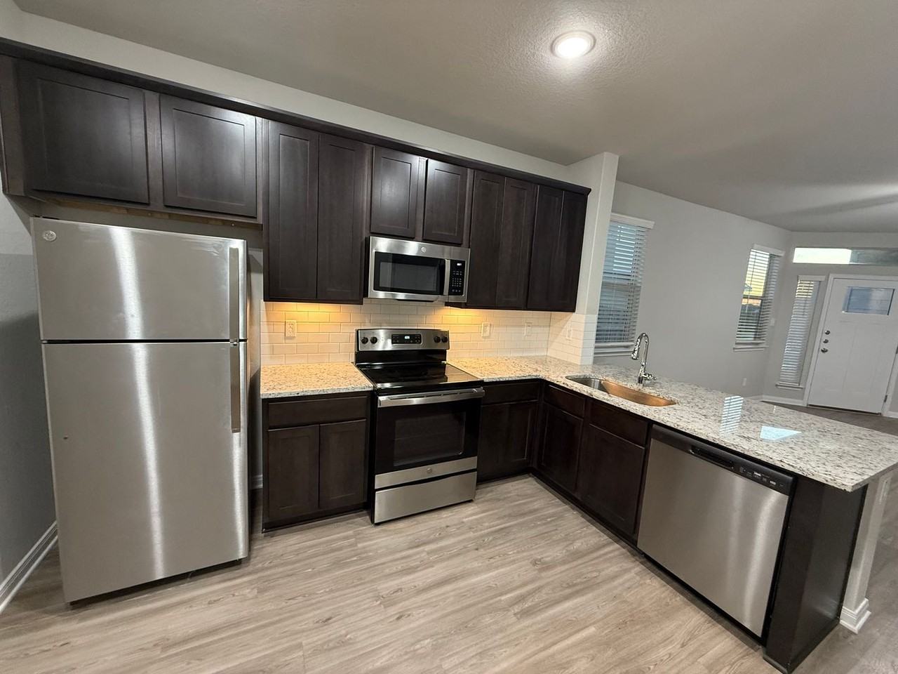 312 Caleb Ct - Photo 6 of 18