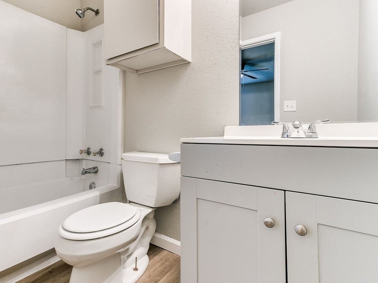 1109 W Fulton St - Photo 3 of 32