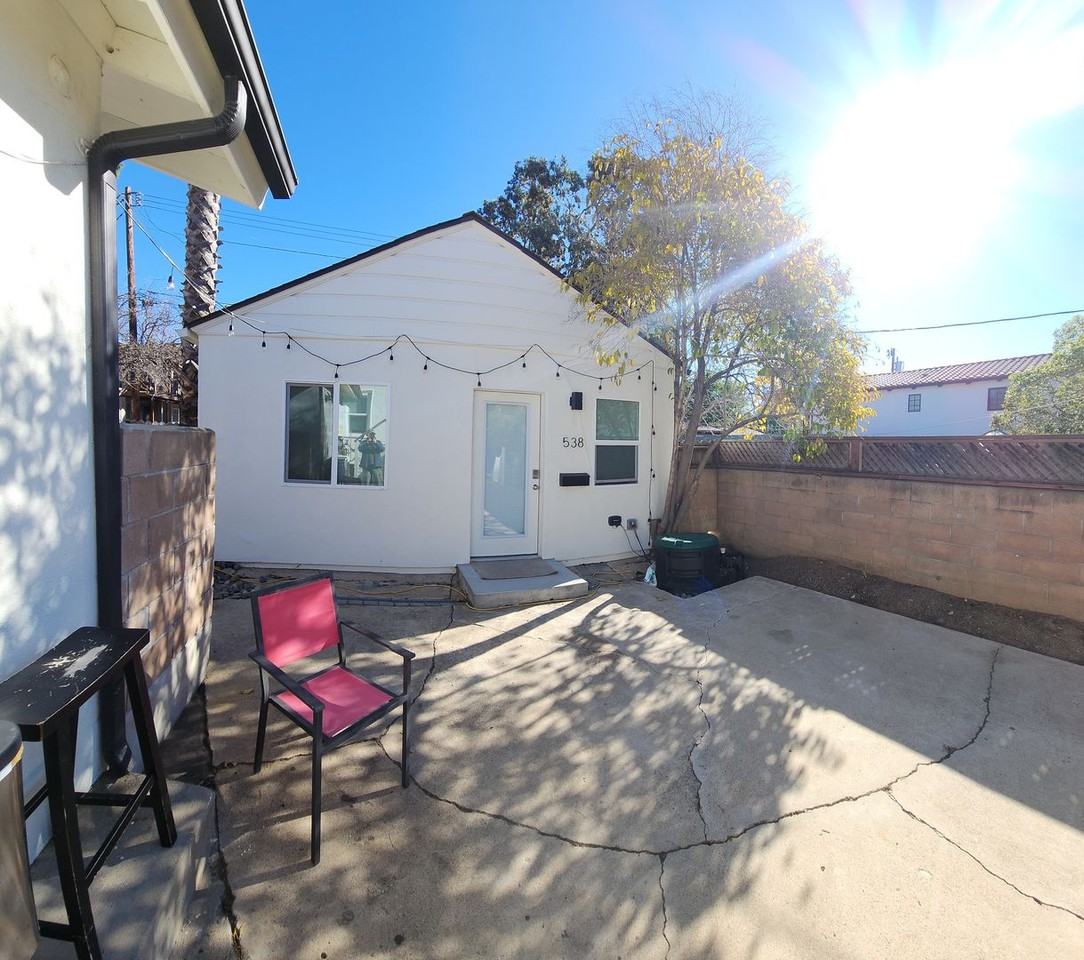536 Hathway Ave - Photo 4 of 50