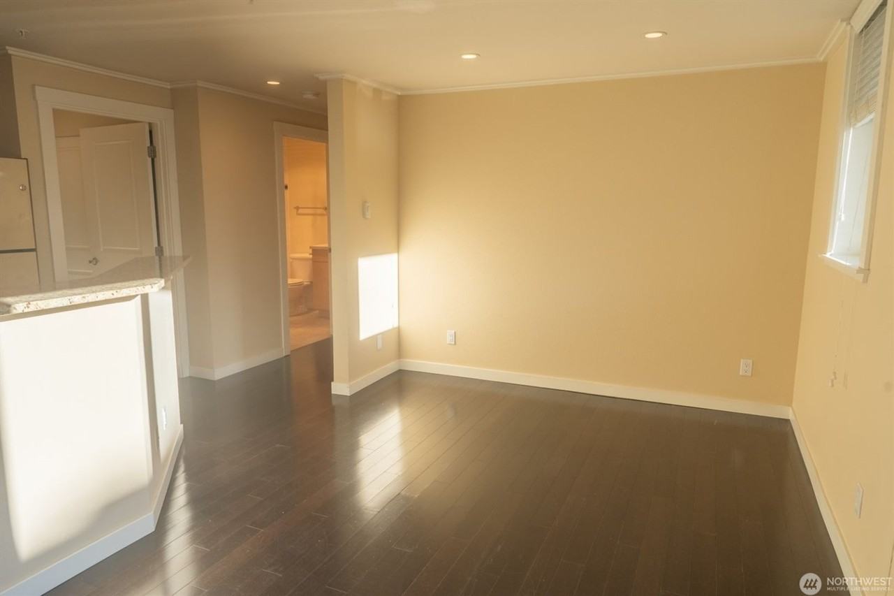 626 4th Ave W #201 - Photo 5 of 24