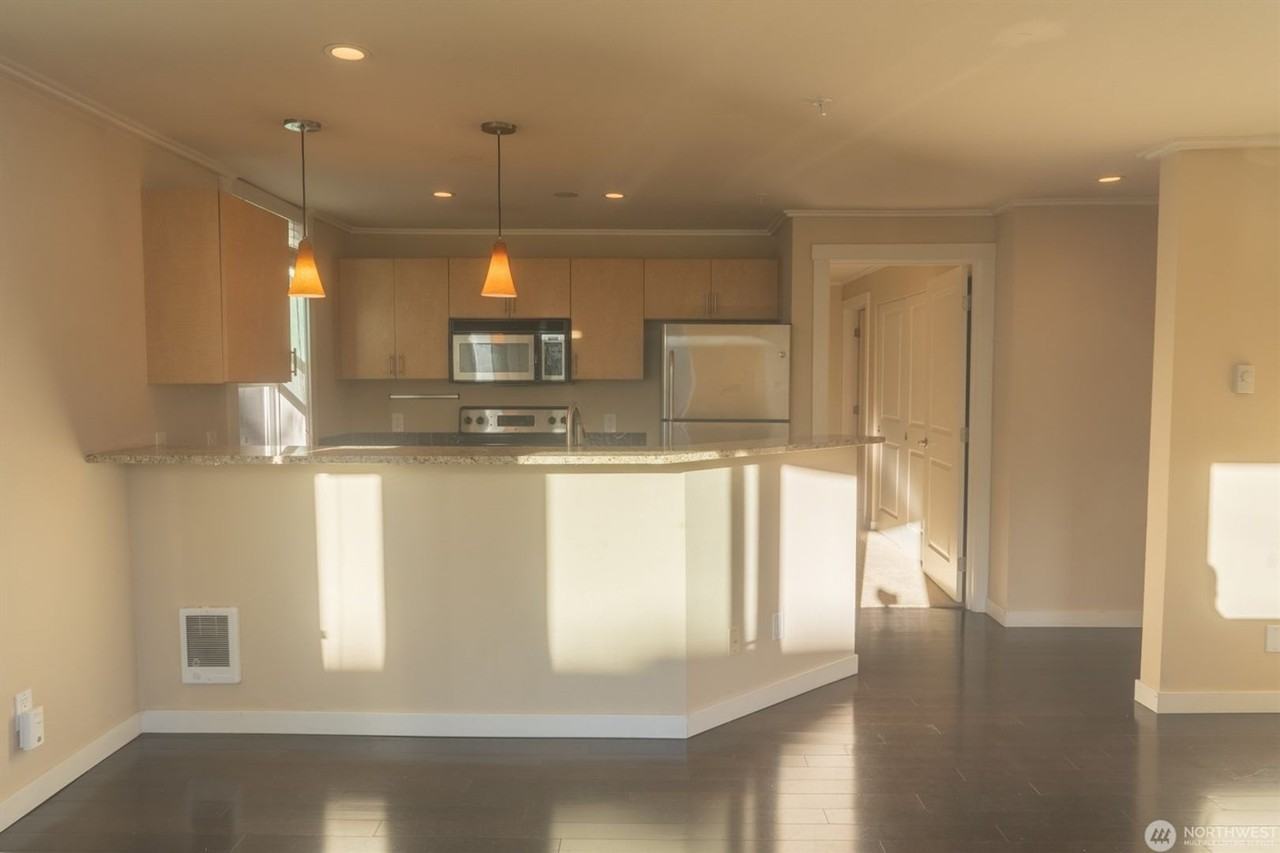 626 4th Ave W #201 - Photo 6 of 24
