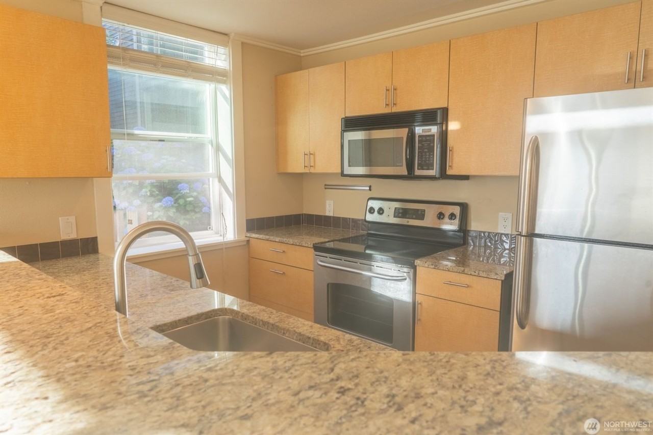 626 4th Ave W #201 - Photo 7 of 24