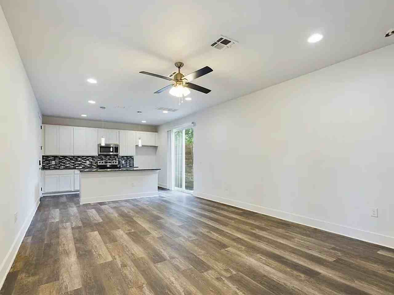 917 Vargas Rd - Photo 2 of 27