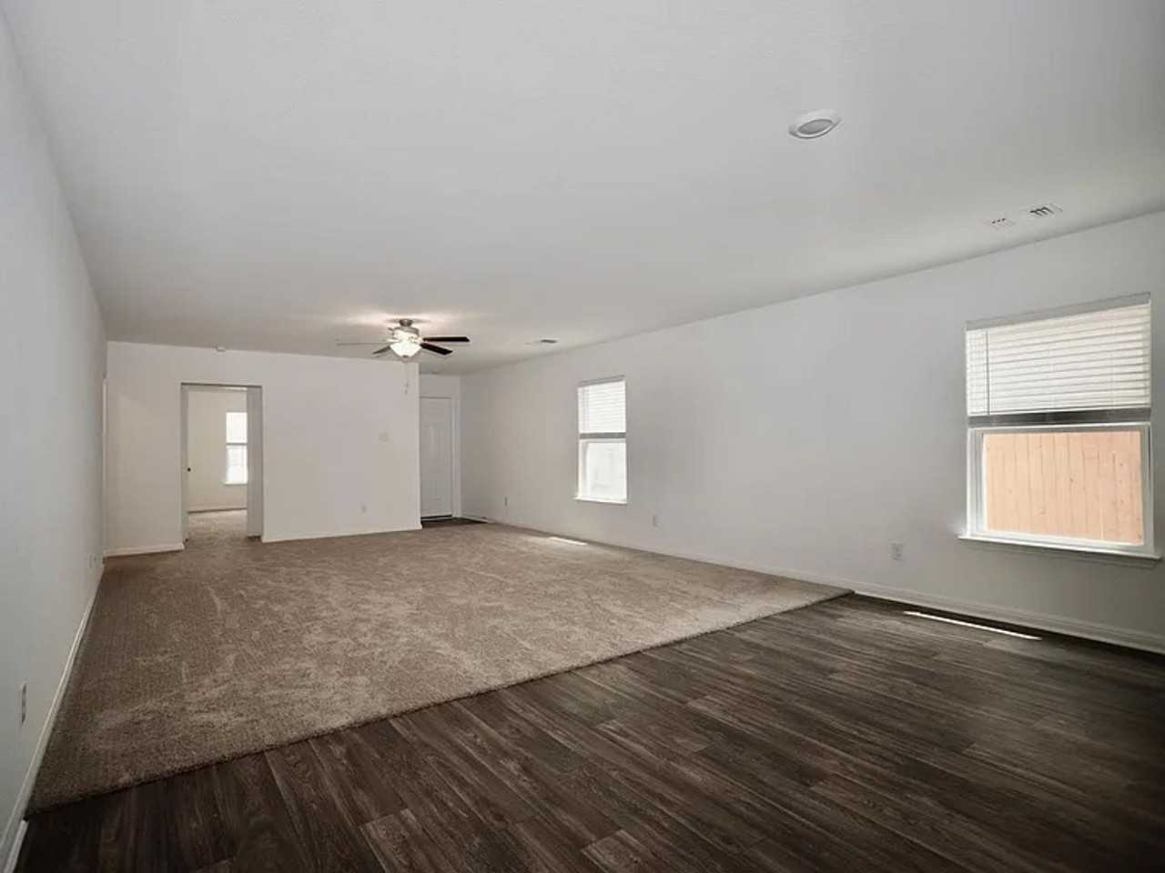 136 Maywood Ln - Photo 2 of 24