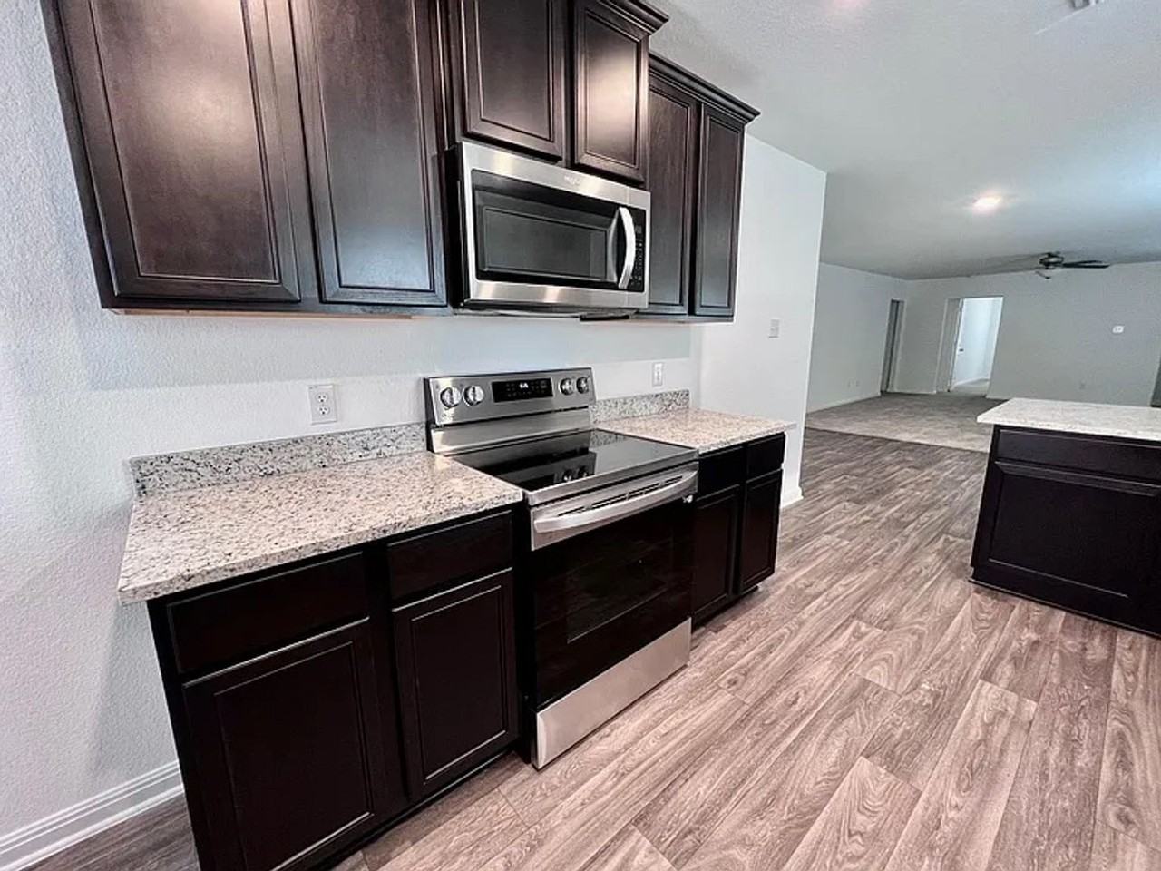 136 Maywood Ln - Photo 6 of 24