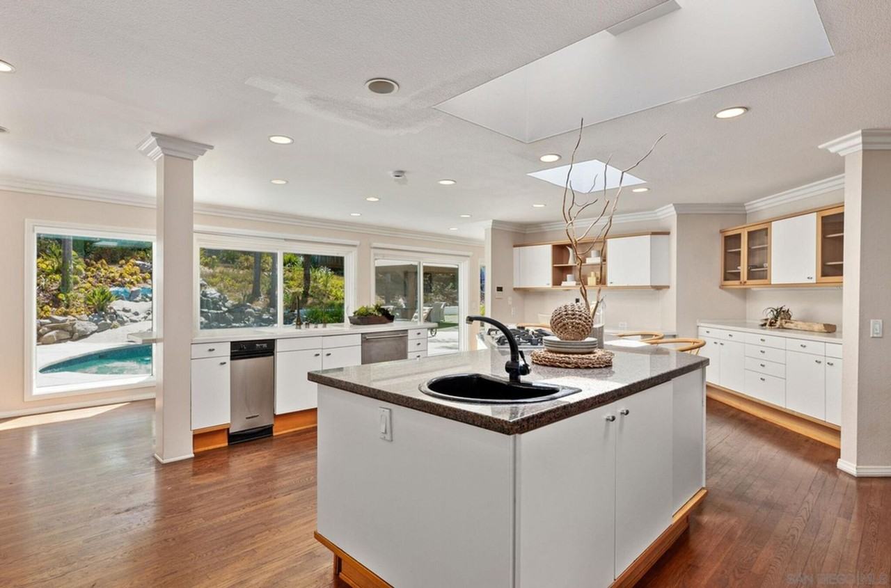 16224 Orchard Bend Rd - Photo 3 of 37