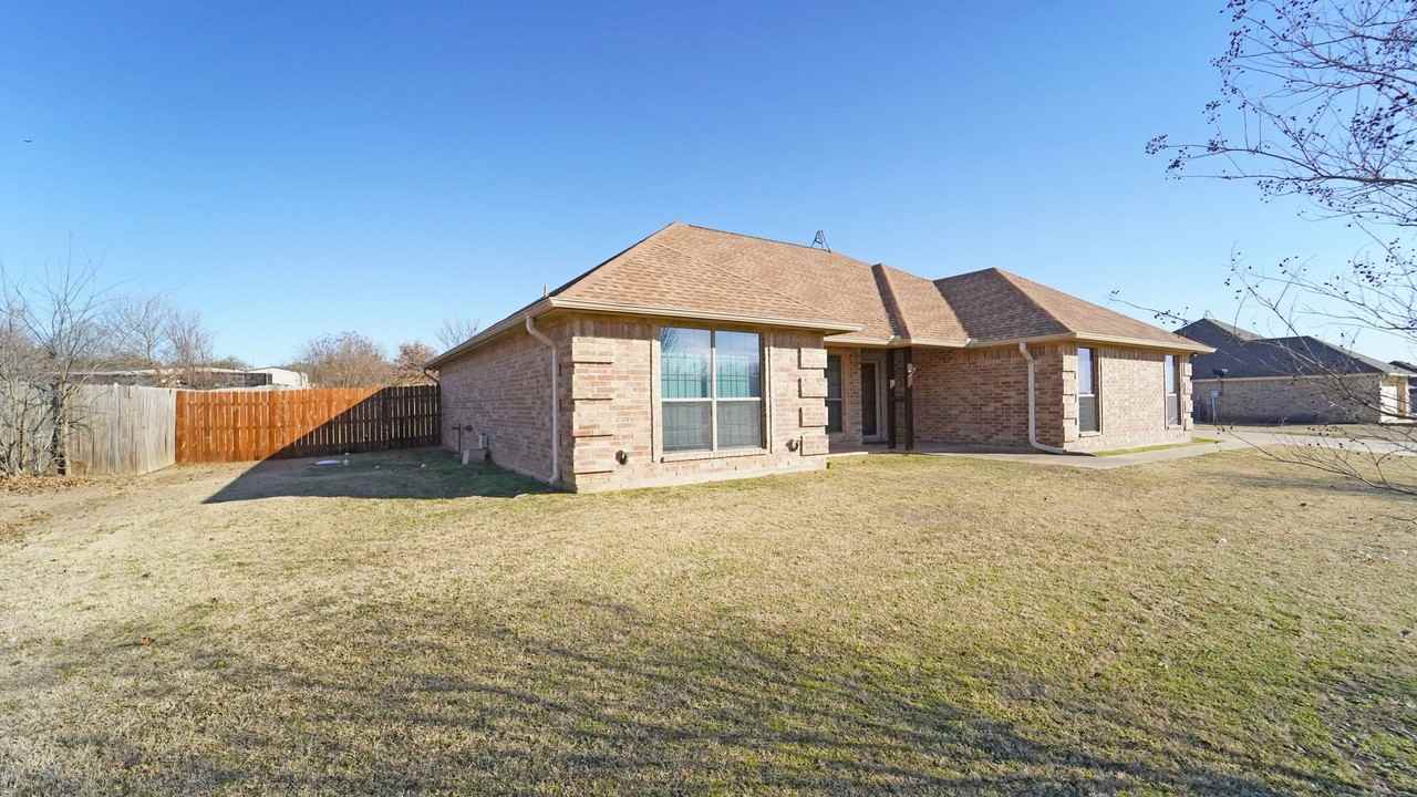 132 Westend Ln - Photo 3 of 39