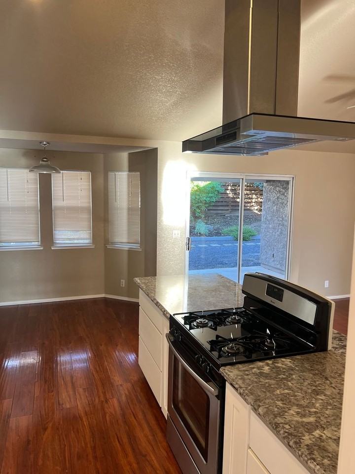 253 Pinyon Hills Dr - Photo 3 of 19