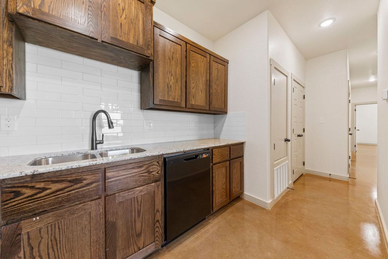 1917 Caspian Trail - Photo 3 of 21