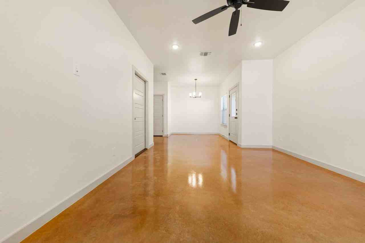 1917 Caspian Trail - Photo 6 of 21