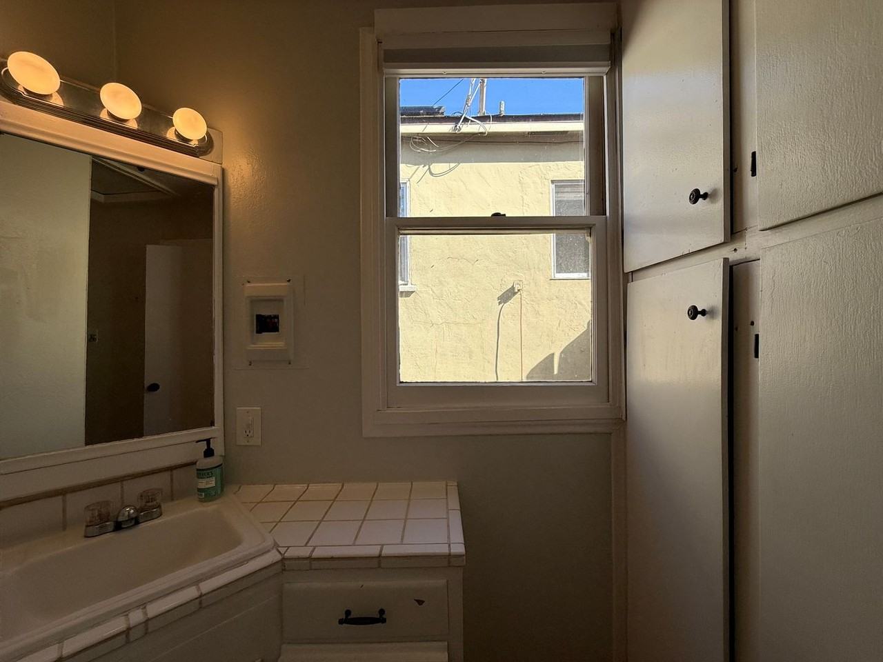 4464 1/2 Figueroa Blvd - Photo 5 of 14