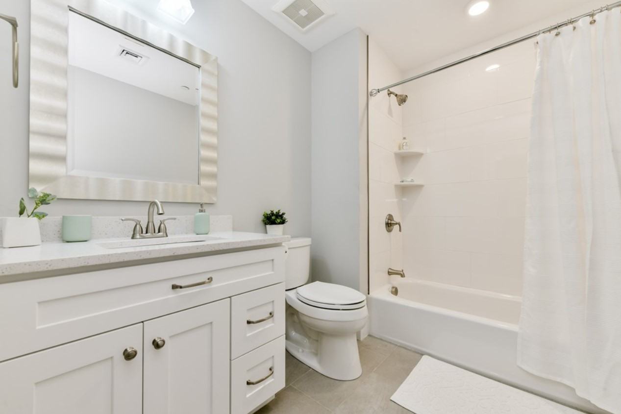 443 Essex St #204 - Photo 3 of 9