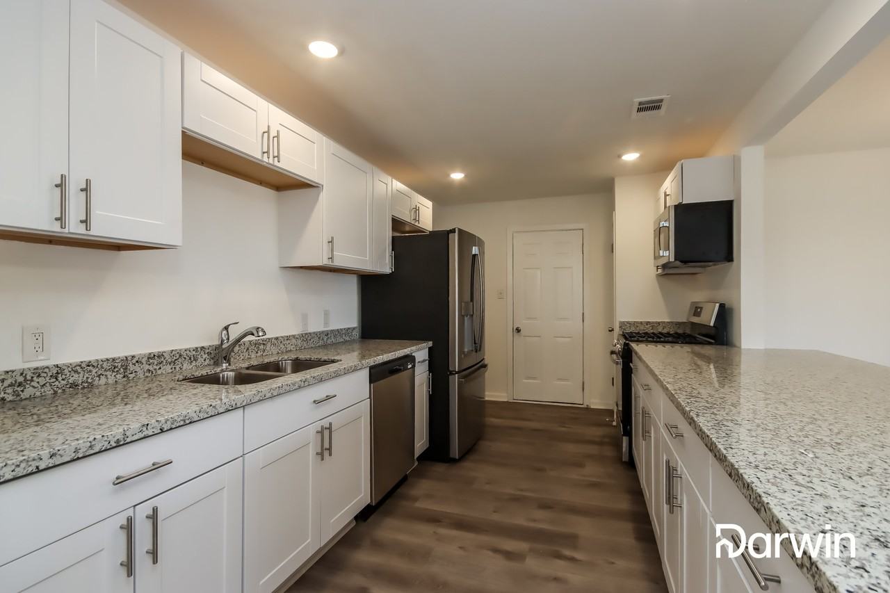 8746 Cowart St - Photo 3 of 15