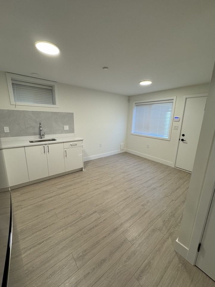 1334 East 35th Avenue #2 - Photo 4 of 8