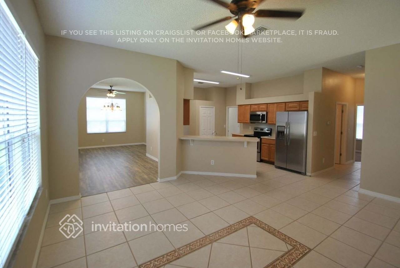 7062 Red Bay Ct - Photo 3 of 13