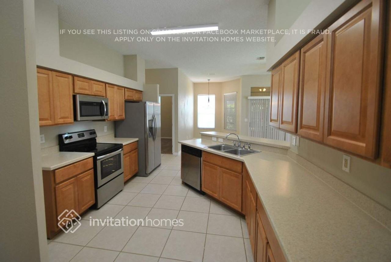 7062 Red Bay Ct - Photo 4 of 13