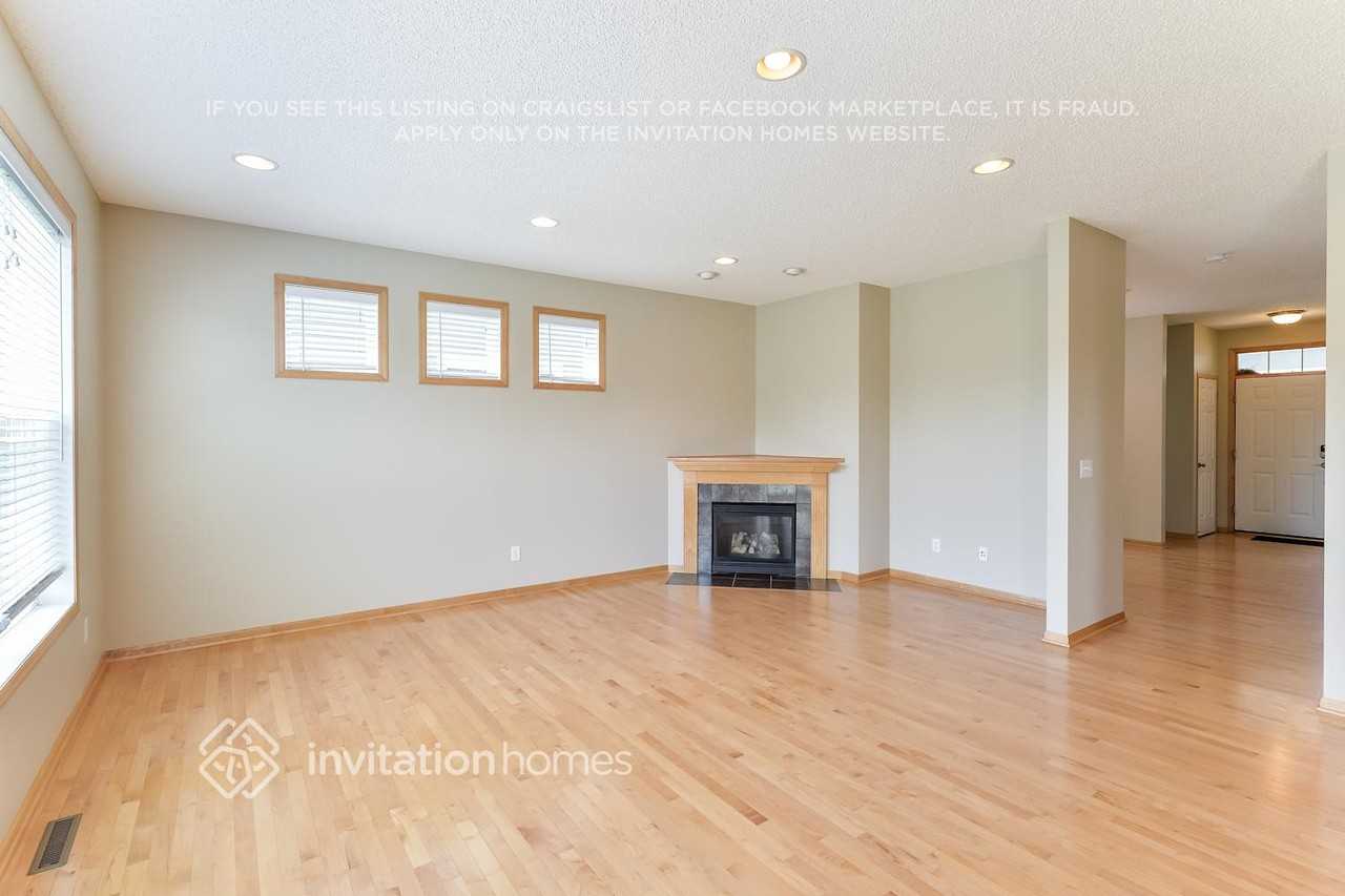 15842 Cobblestone Lake Pkwy - Photo 3 of 20