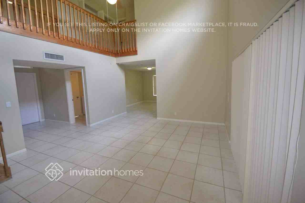 6750 Saltaire Ter - Photo 3 of 9