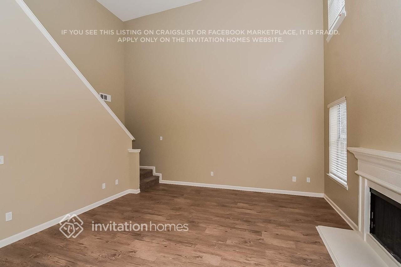 4312 Ravenwood Dr - Photo 2 of 13