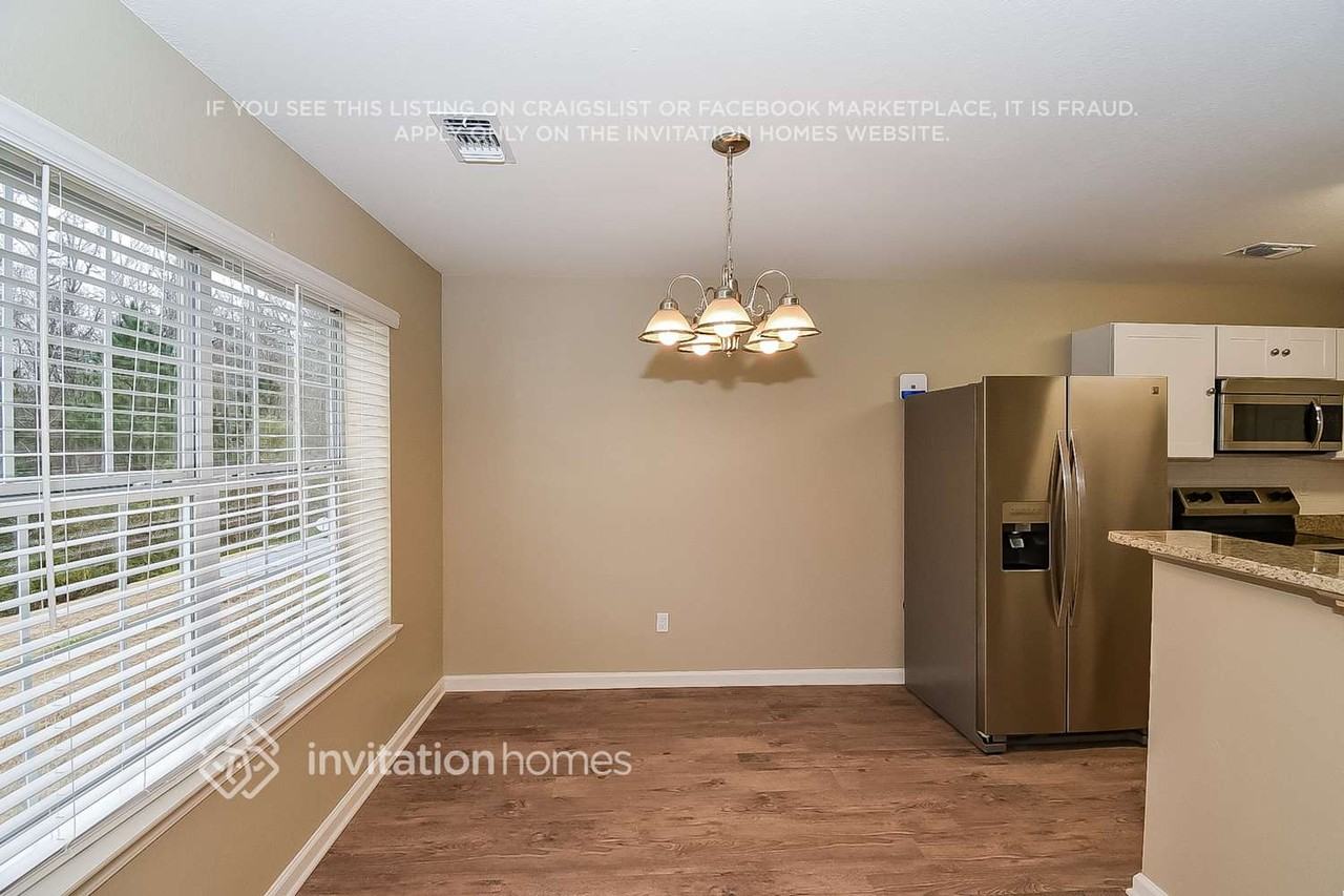 4312 Ravenwood Dr - Photo 4 of 13