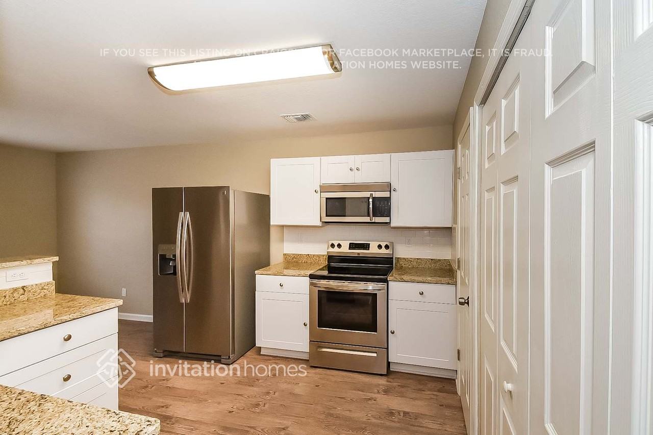 4312 Ravenwood Dr - Photo 6 of 13