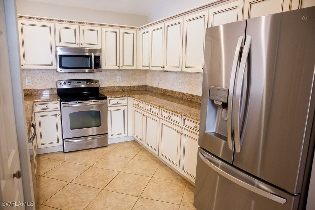 10324 Barberry Ln - Photo 3 of 14