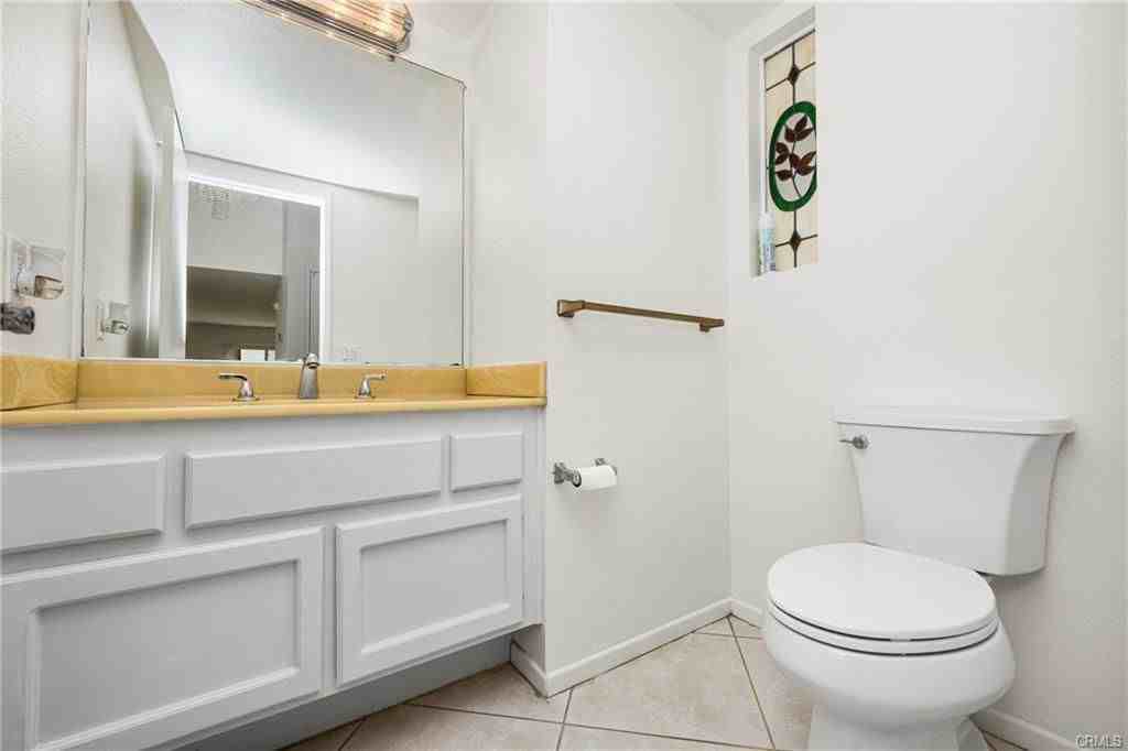 24681 Creekview Dr - Photo 2 of 8