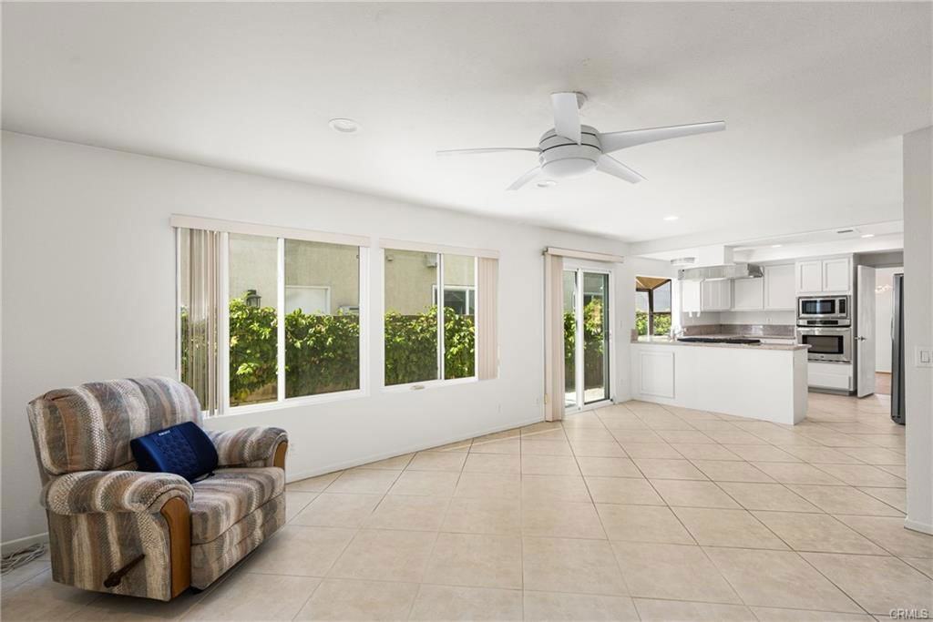 24681 Creekview Dr - Photo 3 of 8