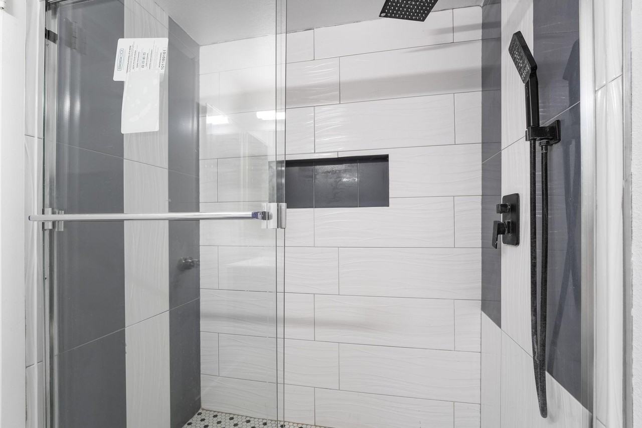 Fargo Ave - Photo 6 of 50