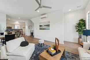 1735 W Gramercy Pl - Photo 1 of 1