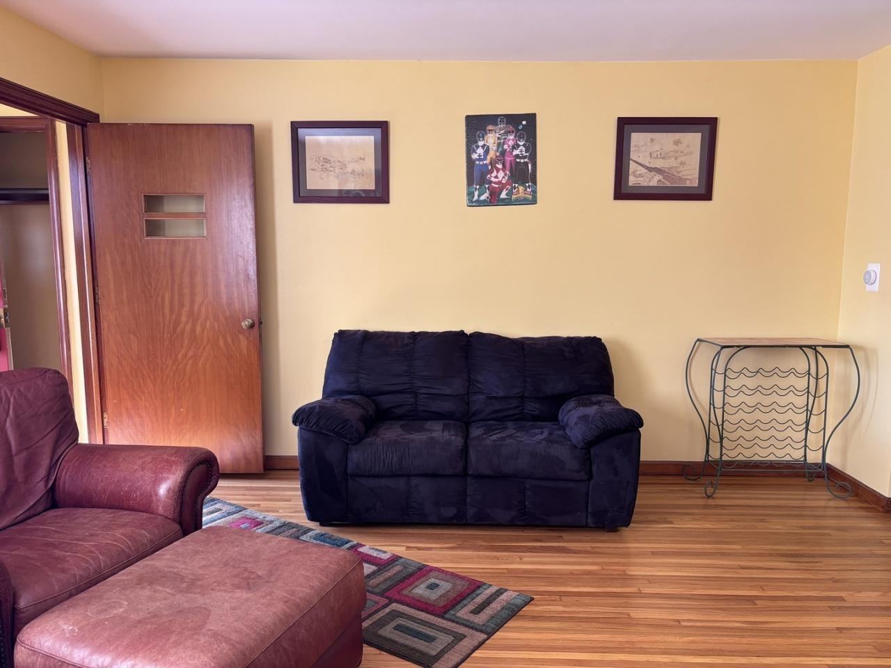 203 W Kelsey St - Photo 2 of 17