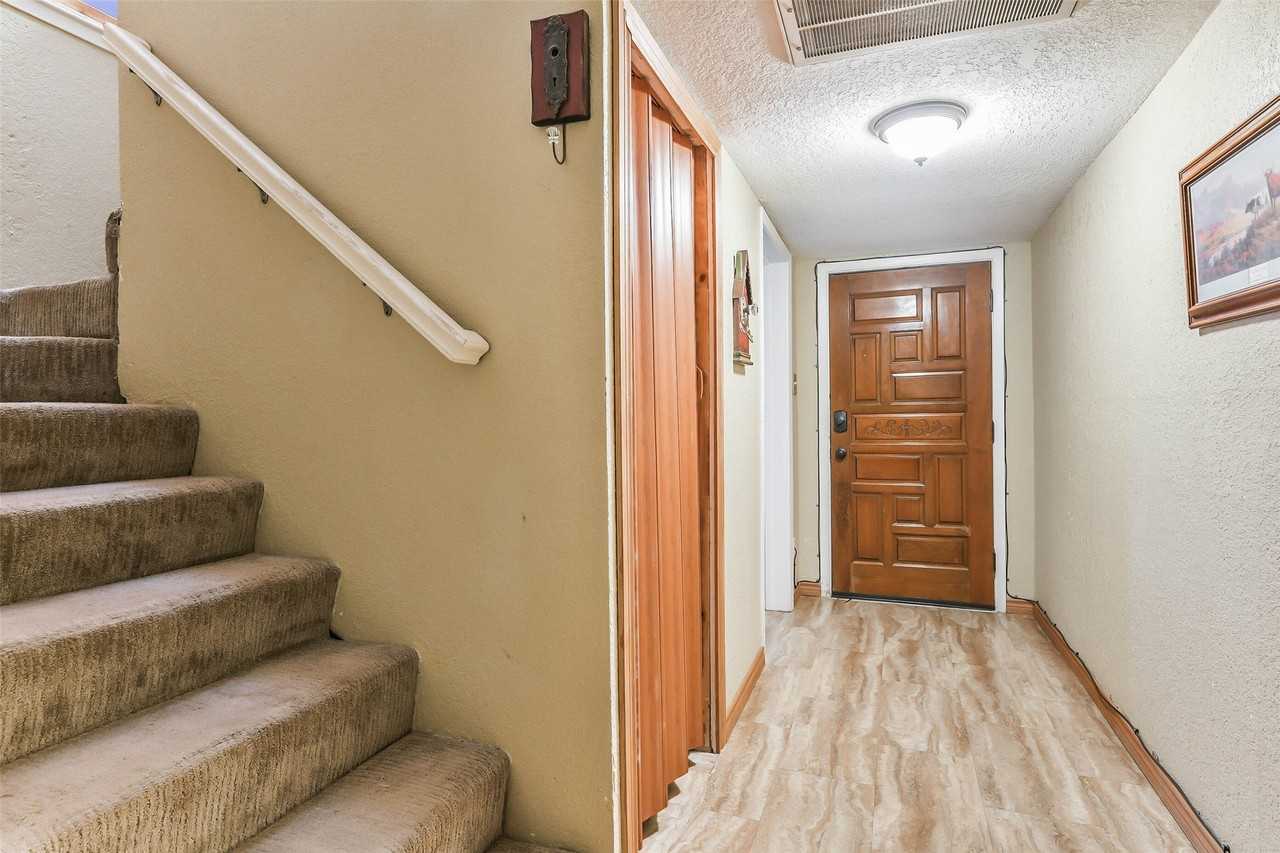 411 Sailfish St - Photo 5 of 23