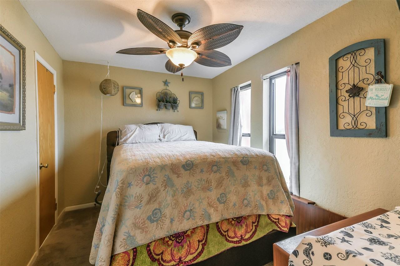 411 Sailfish St - Photo 7 of 23