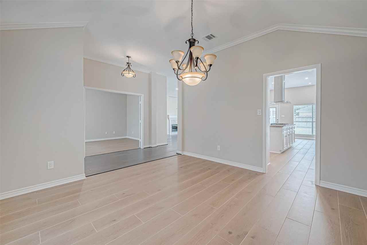 1823 Brightlake Way - Photo 4 of 28