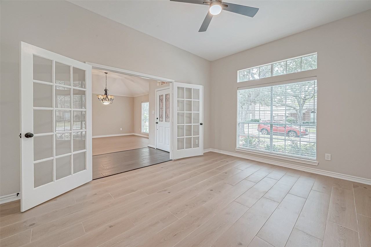 1823 Brightlake Way - Photo 5 of 28