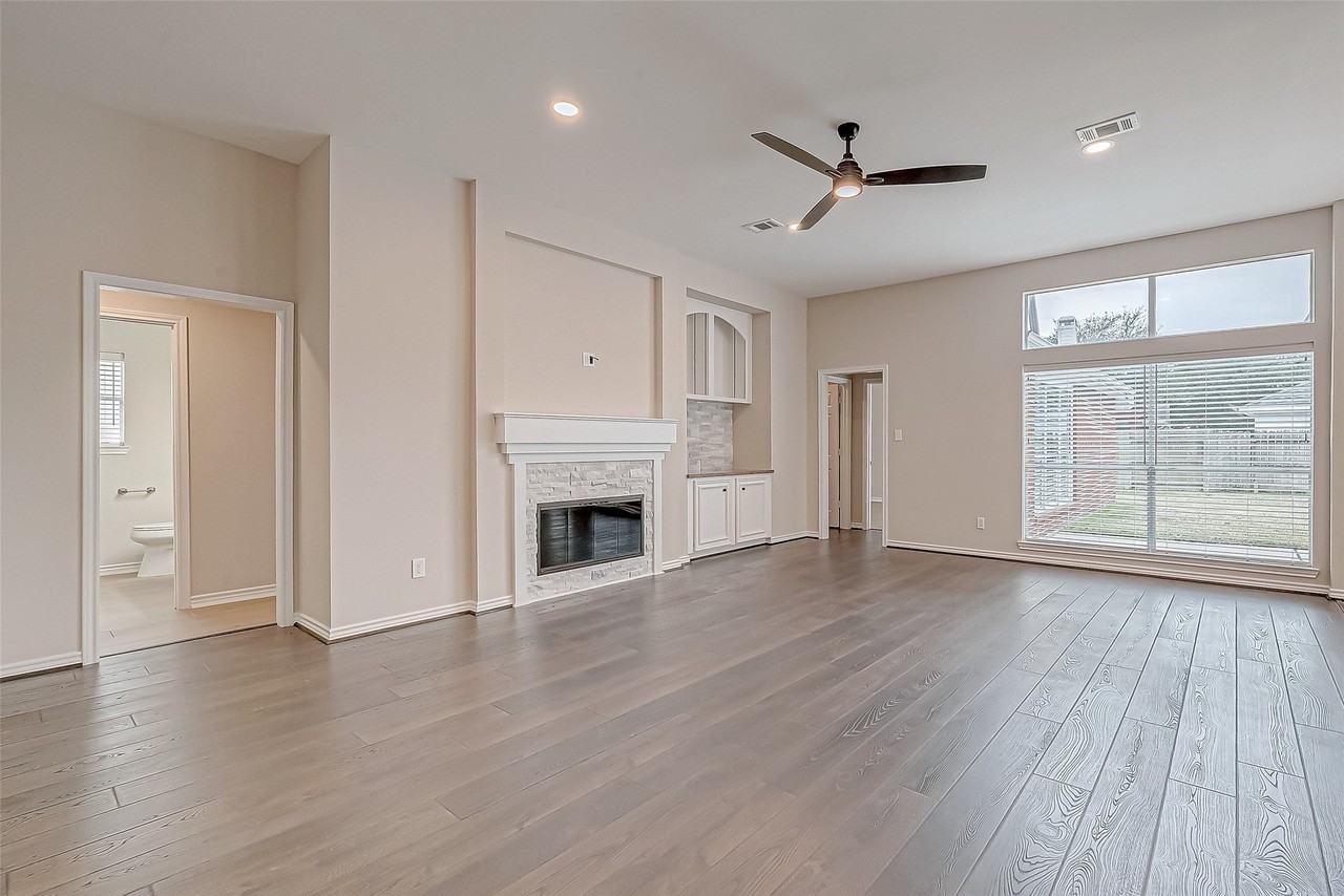 1823 Brightlake Way - Photo 6 of 28