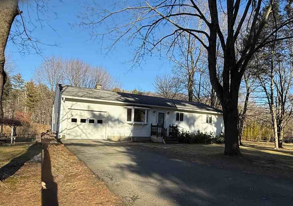 32 Lindberg Ave - Photo 3 of 13