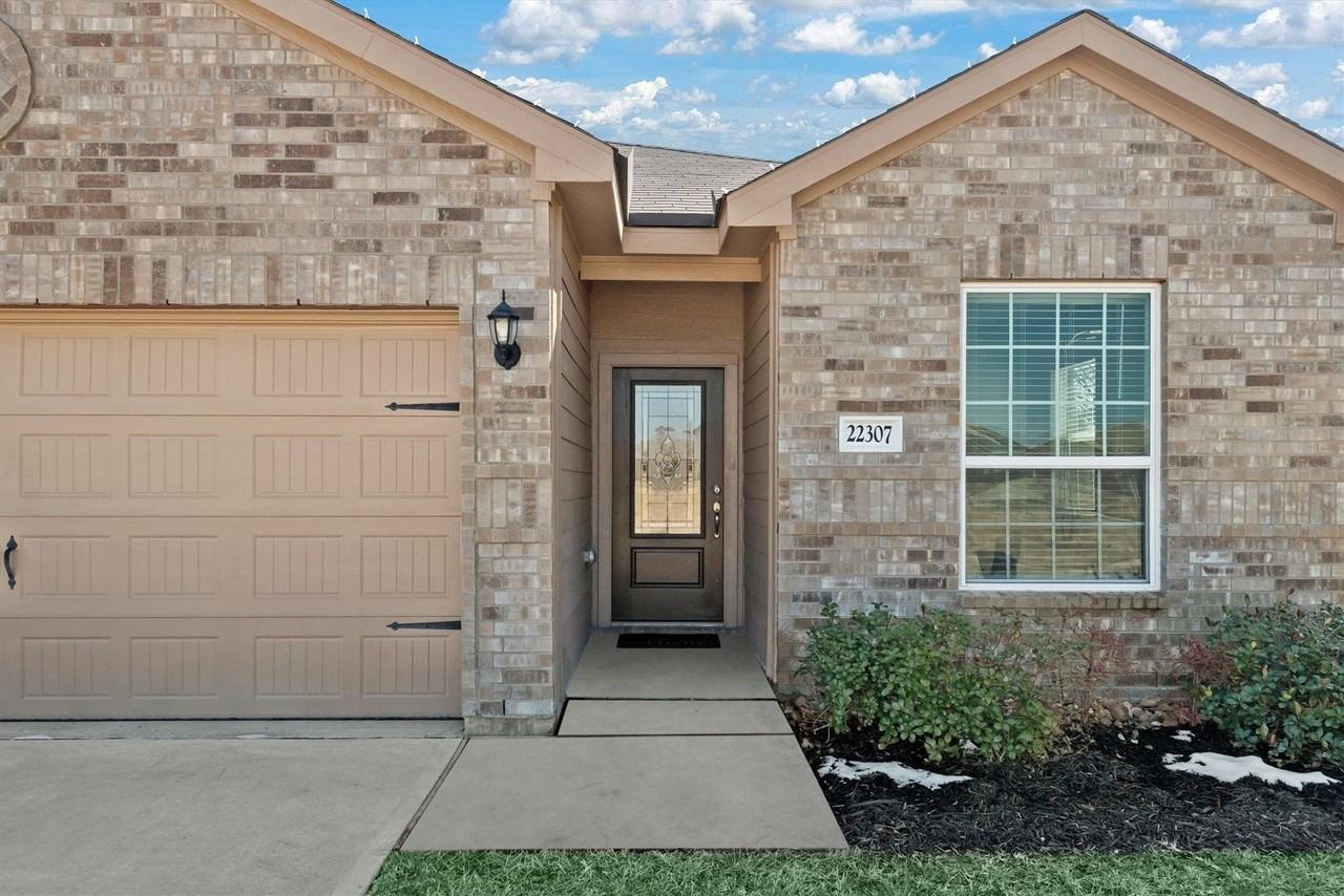 22307 Lost Lantern Dr - Photo 2 of 21