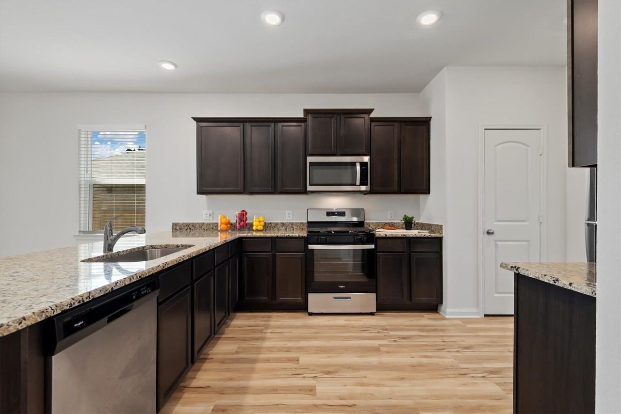 22307 Lost Lantern Dr - Photo 5 of 21