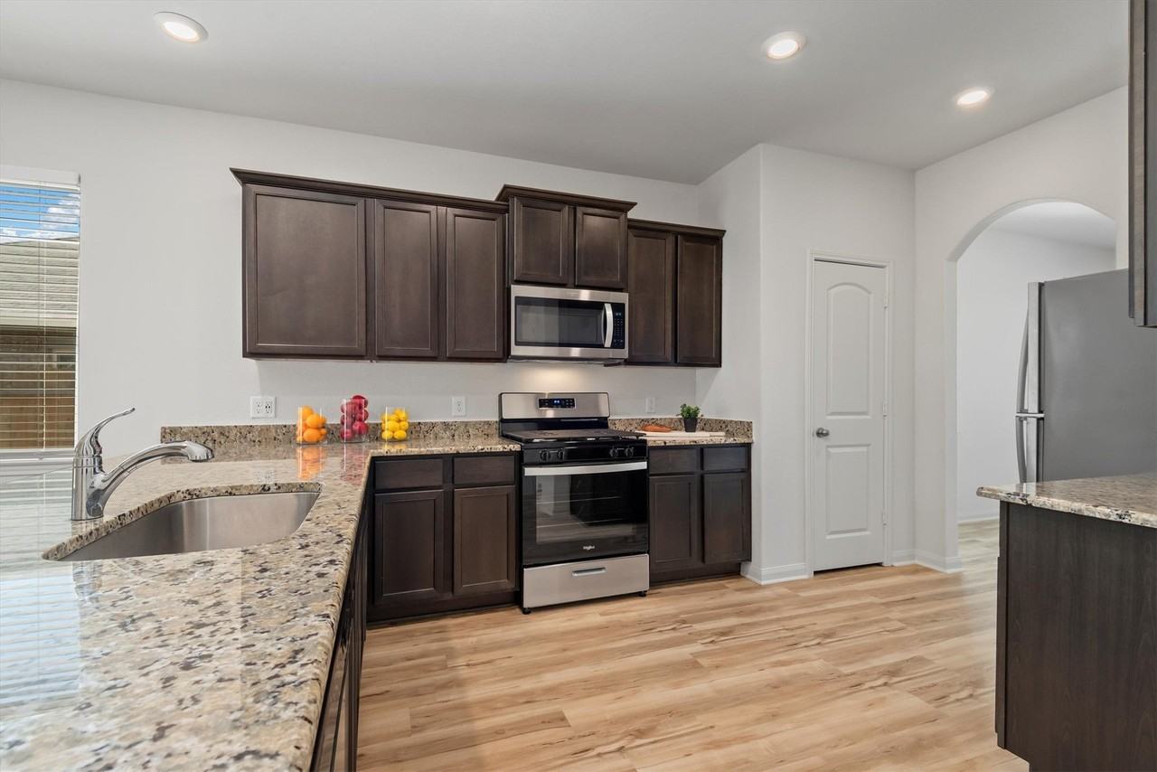 22307 Lost Lantern Dr - Photo 6 of 21