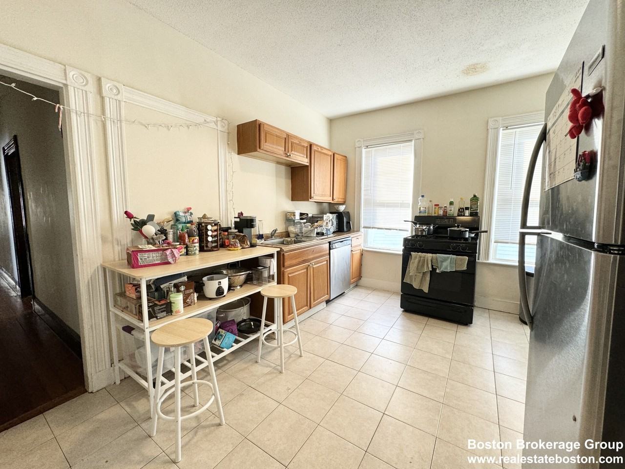 692 Columbia Rd #3 - Photo 2 of 12