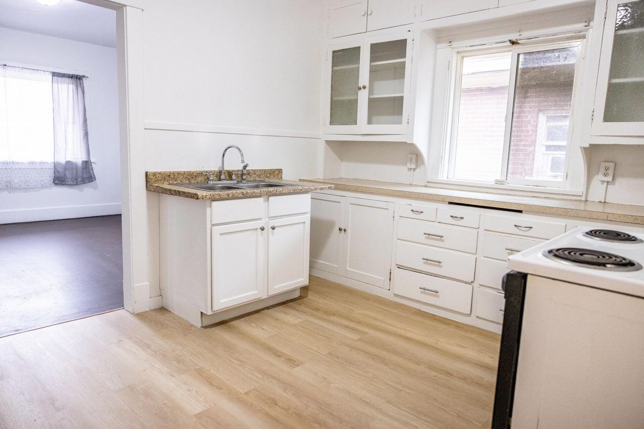 Adams 3211 - Photo 5 of 22